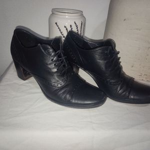 Rocco P. Ankle Boot Sz 38 / 7 Black Buttery Soft Leather Detail Womens